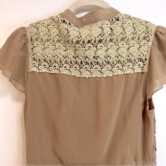 Moon collection ruffle dress with lace accents - Picture 6 of 8